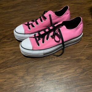 Converse Pink Low-Top Sneakers with Black Laces. Double platform
